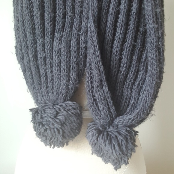 Terranova Gray Long Scarf - Picture 5 of 9